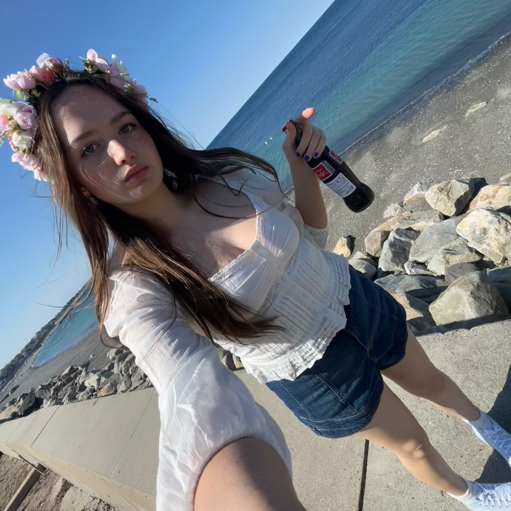 Meet your Posher, Brooke